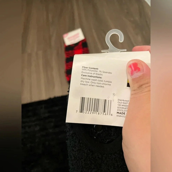 Women’s cozy liner red and black plaid slip ons size 5-10 bundle - Picture 2 of 4